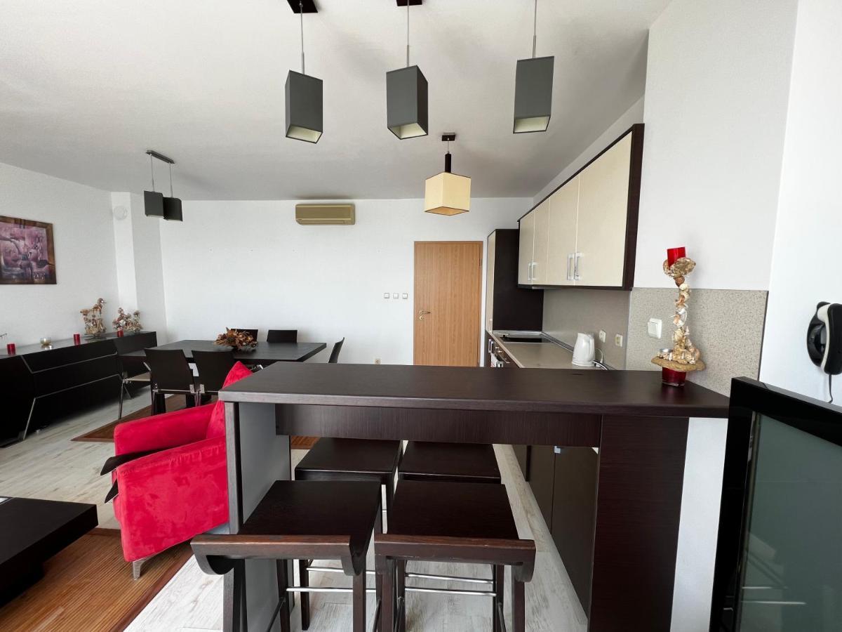 Modern Beachfront Apartment With Pool Rawda Zewnętrze zdjęcie