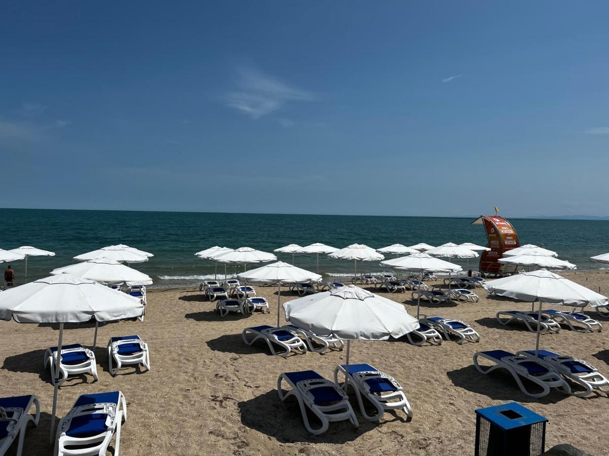 Modern Beachfront Apartment With Pool Rawda Zewnętrze zdjęcie