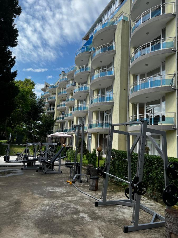 Modern Beachfront Apartment With Pool Rawda Zewnętrze zdjęcie