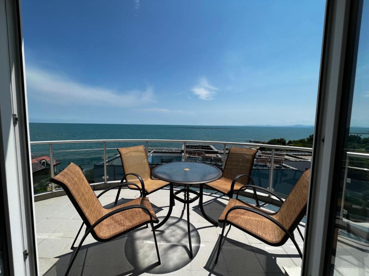 Modern Beachfront Apartment With Pool Rawda Zewnętrze zdjęcie